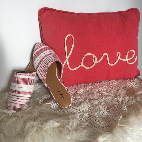 Qupid Shoes - Qupid Red & White Swirl Canvas Flat Mules